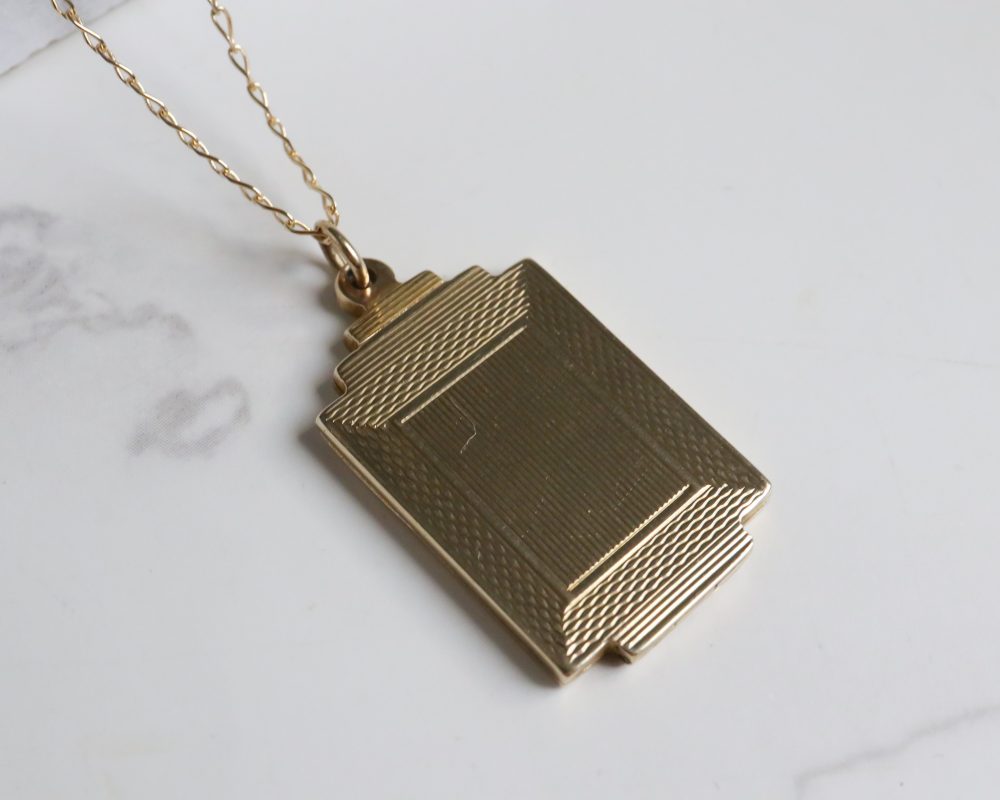 Antique Art Deco 9ct gold locket and 9ct gold chain for sale in Leeds, Yorkshire