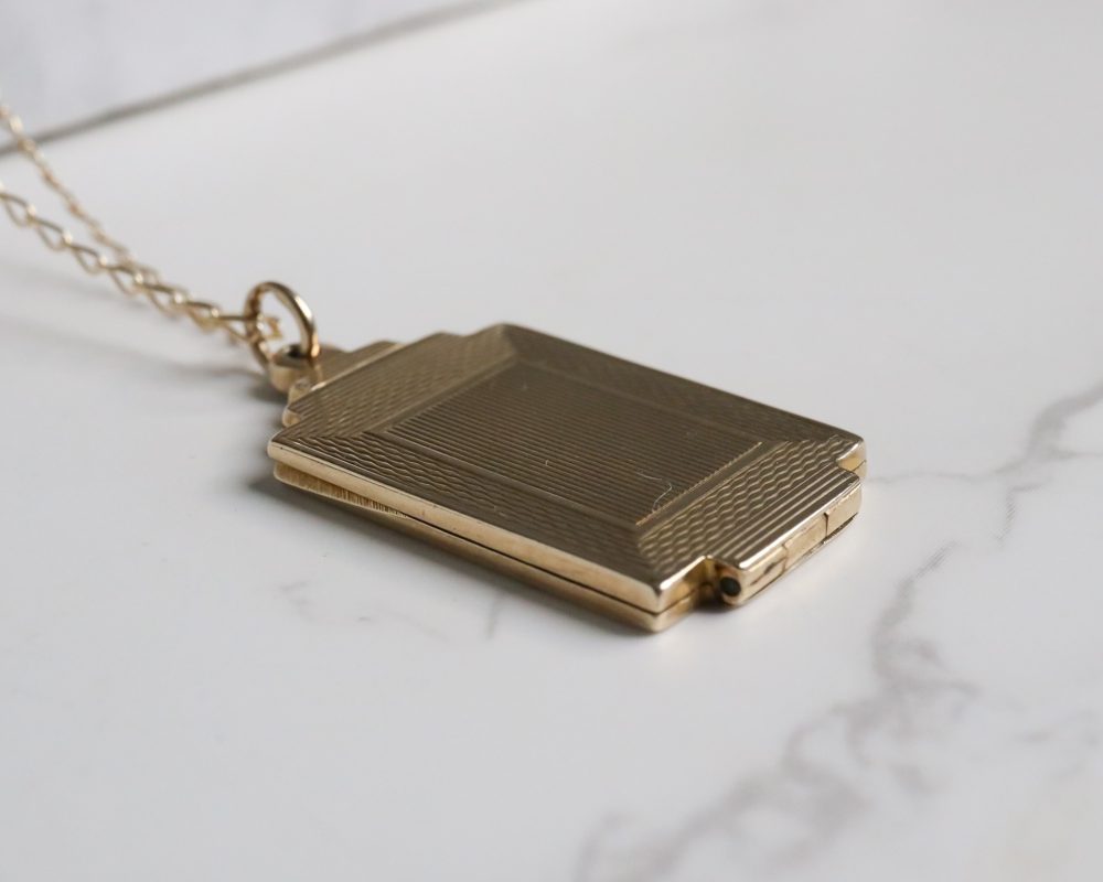 Antique Art Deco 9ct gold locket and 9ct gold chain for sale in Leeds, Yorkshire