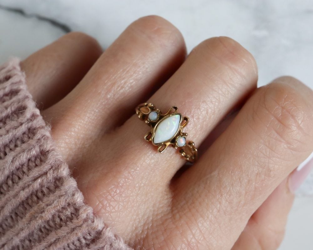 Vintage 9ct gold and opal ring for sale in Leeds, Yorkshire