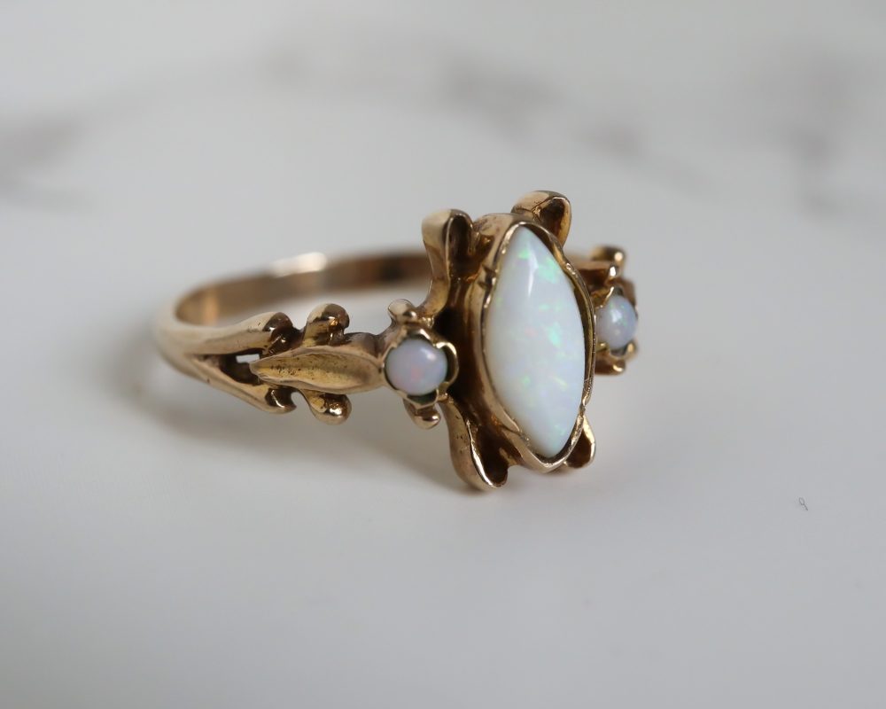 Vintage 9ct gold and opal ring for sale in Leeds, Yorkshire