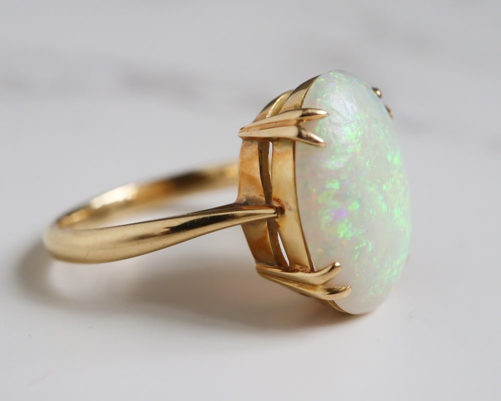 Antique opal ring circa 1920s set in 18ct yellow gold for sale in Leeds, Yorkshire