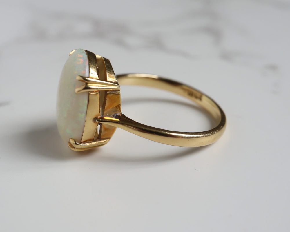 Antique opal ring circa 1920s set in 18ct yellow gold for sale in Leeds, Yorkshire