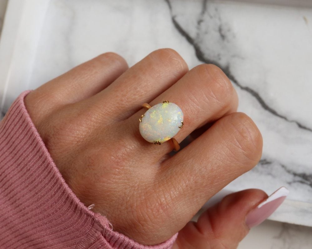 Antique opal ring circa 1920s set in 18ct yellow gold for sale in Leeds, Yorkshire