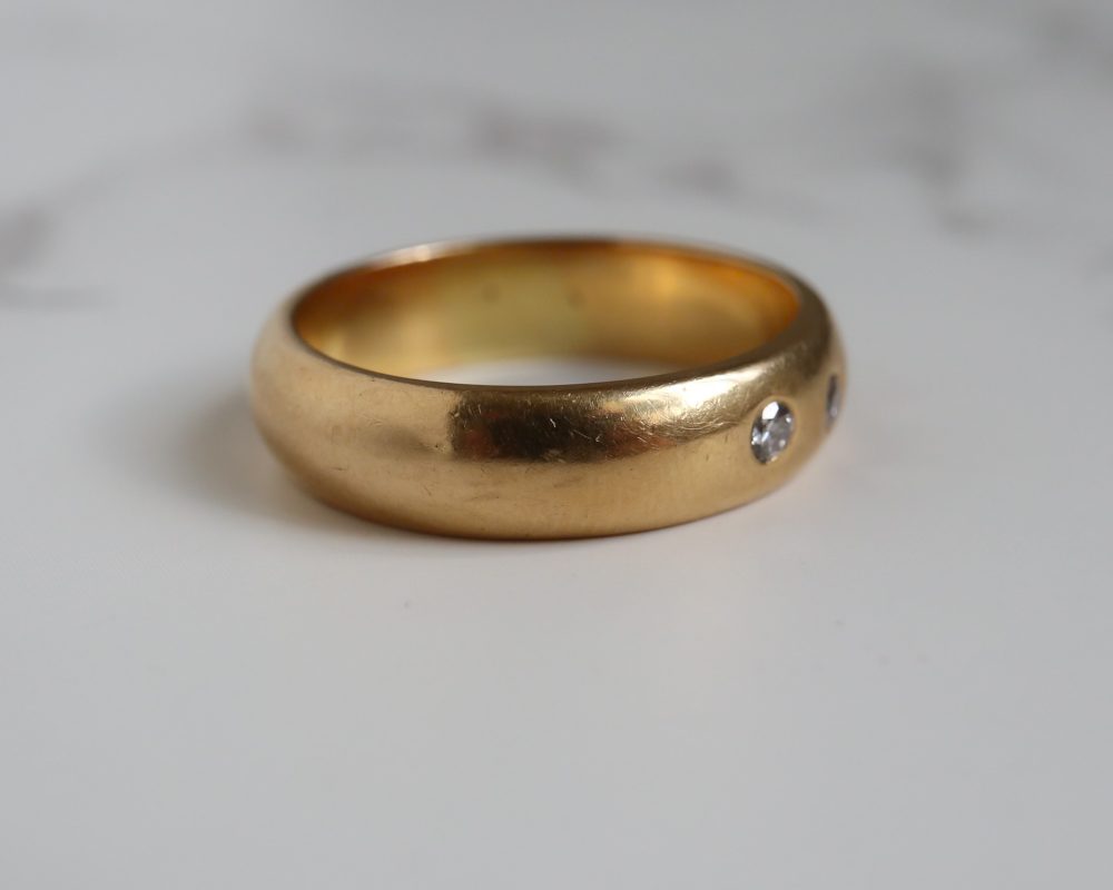 Antique 22ct yellow gold and old cut diamond wedding ring for sale in Leeds, Yorkshire
