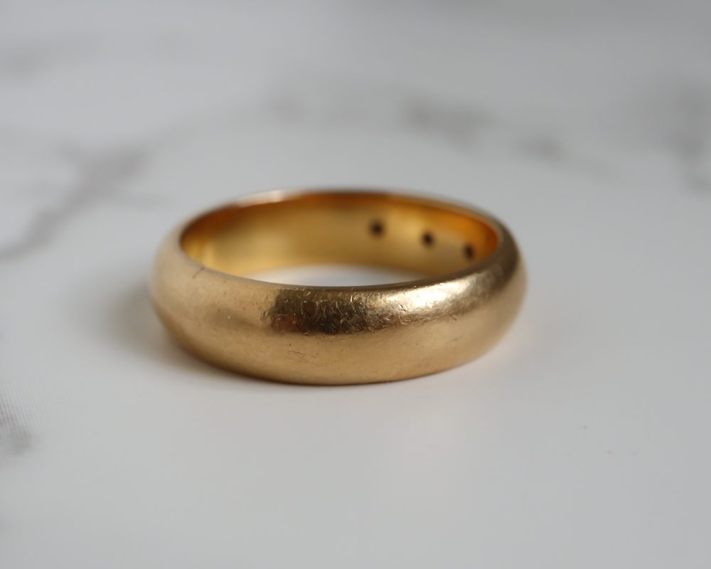 Antique 22ct yellow gold and old cut diamond wedding ring for sale in Leeds, Yorkshire