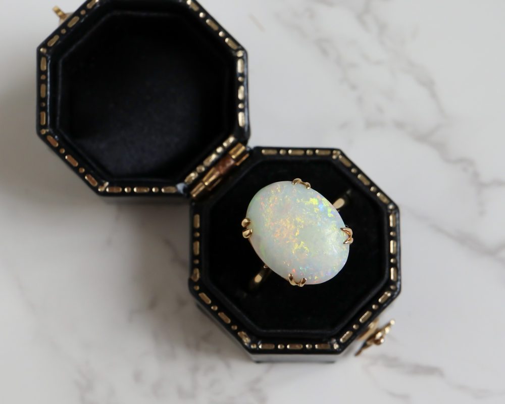 Antique opal ring circa 1920s set in 18ct yellow gold for sale in Leeds, Yorkshire