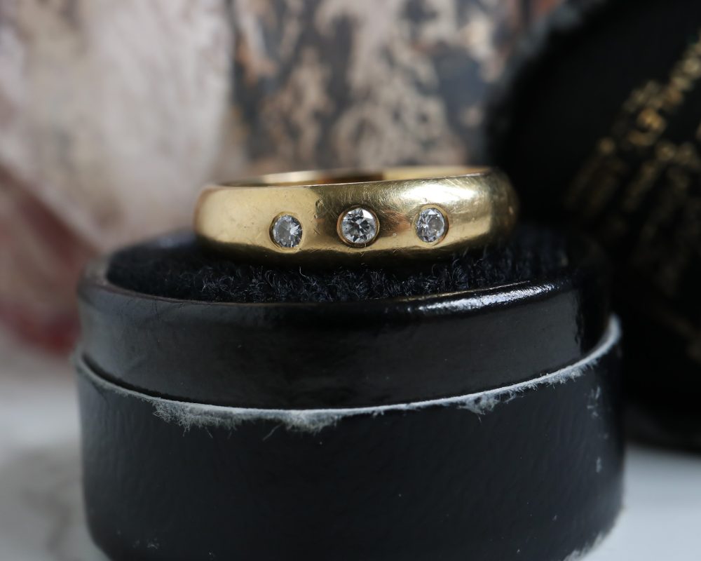 Antique 22ct yellow gold and old cut diamond wedding ring for sale in Leeds, Yorkshire
