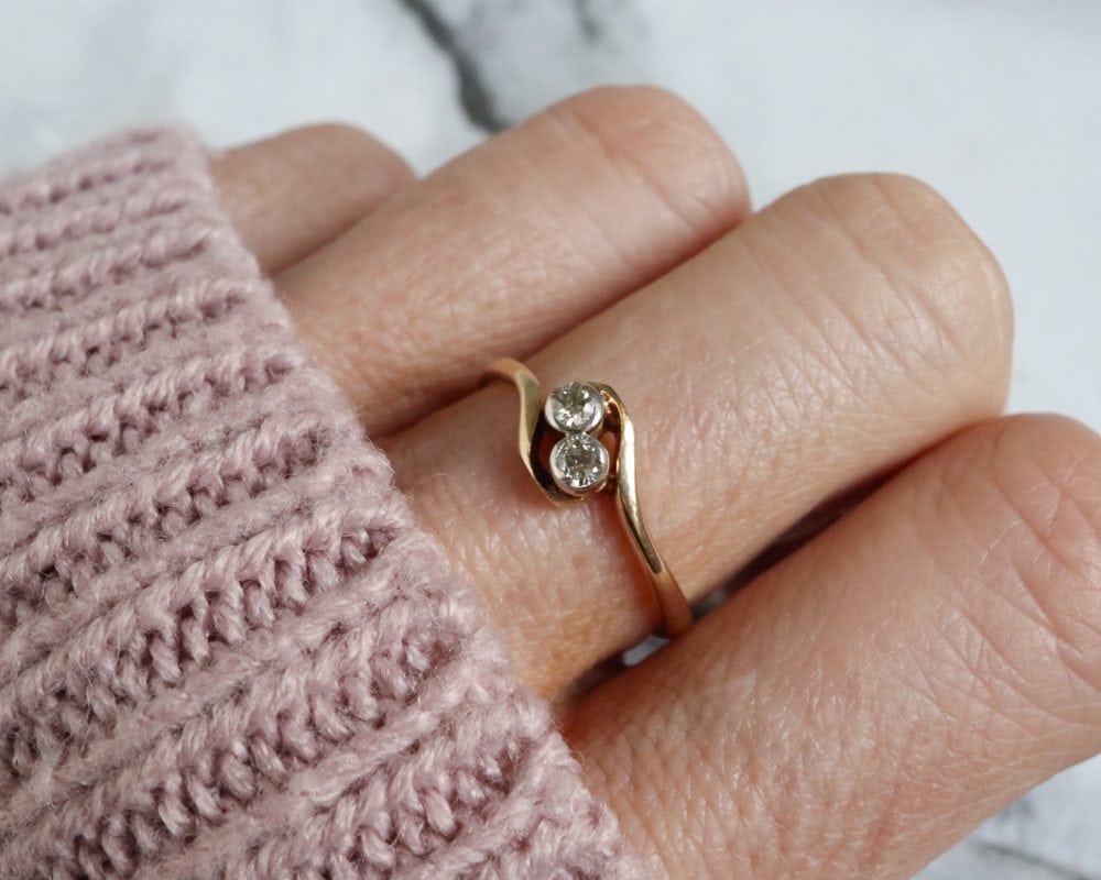 Antique 1920s diamond toi et moi ring in 18ct gold and platinum for sale in Leeds, Yorkshire