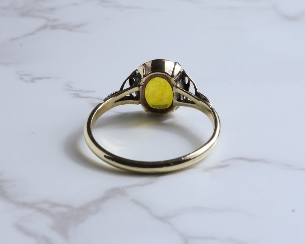 Vintage 9ct gold yellow stone ring for sale in Leeds, Yorkshire