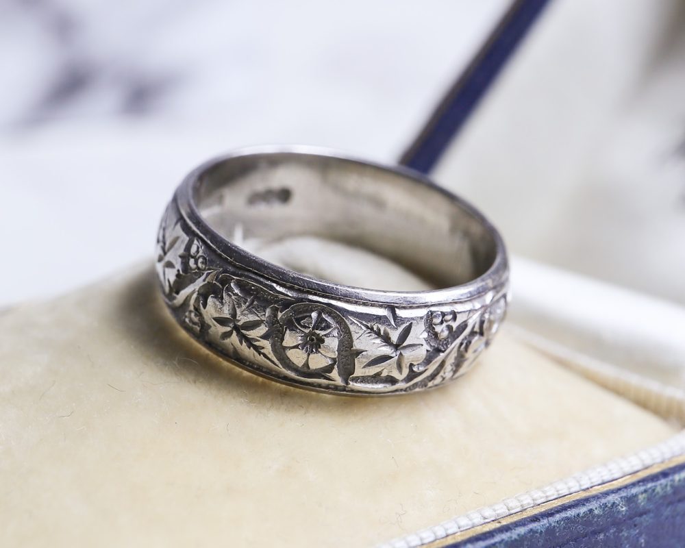 Antique 1930s engraved platinum ring for sale in Leeds, Yorkshire