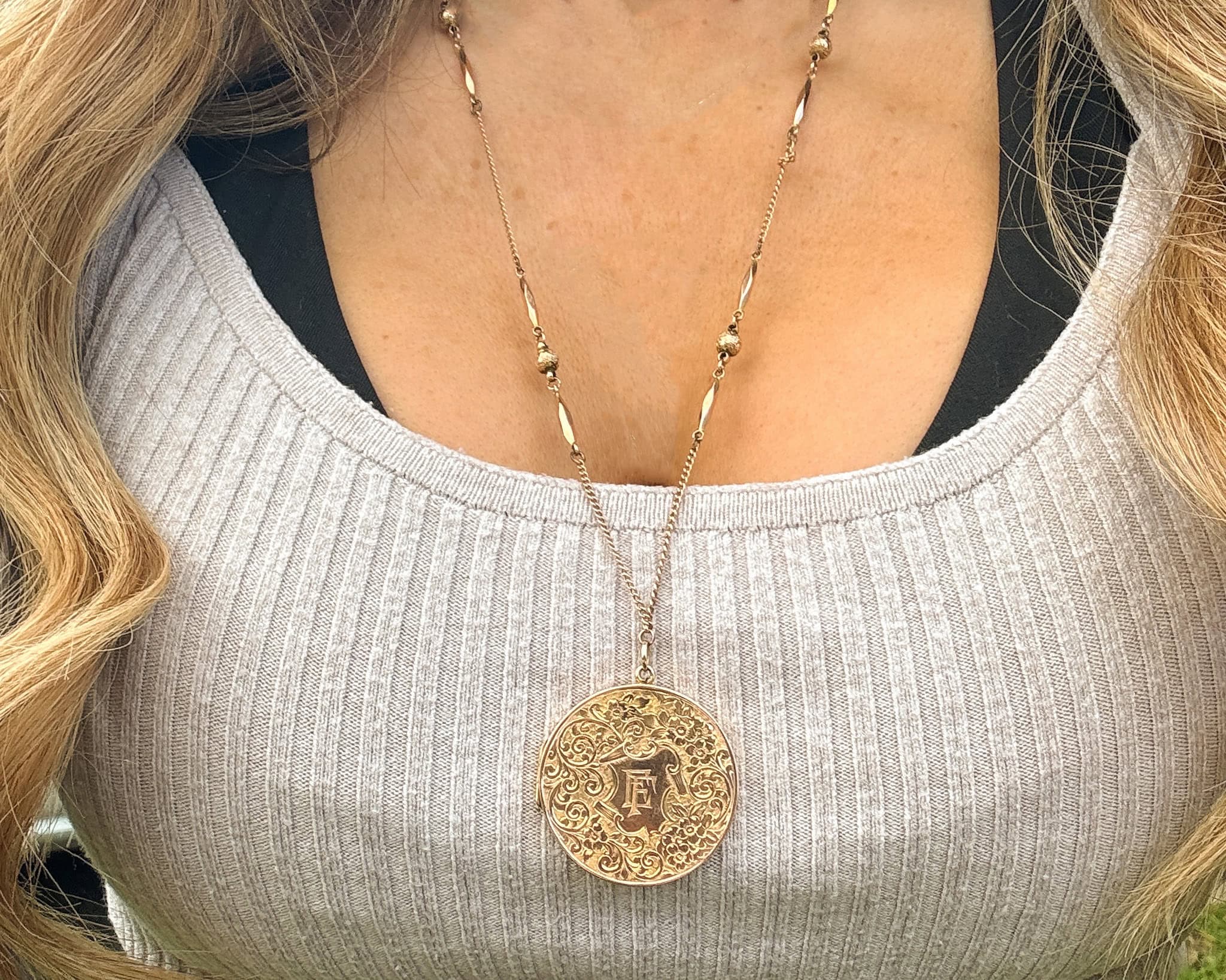 round locket photoshop