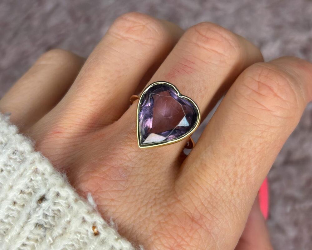 Antique amethyst heart ring in 9ct gold for sale in Leeds, Yorkshire