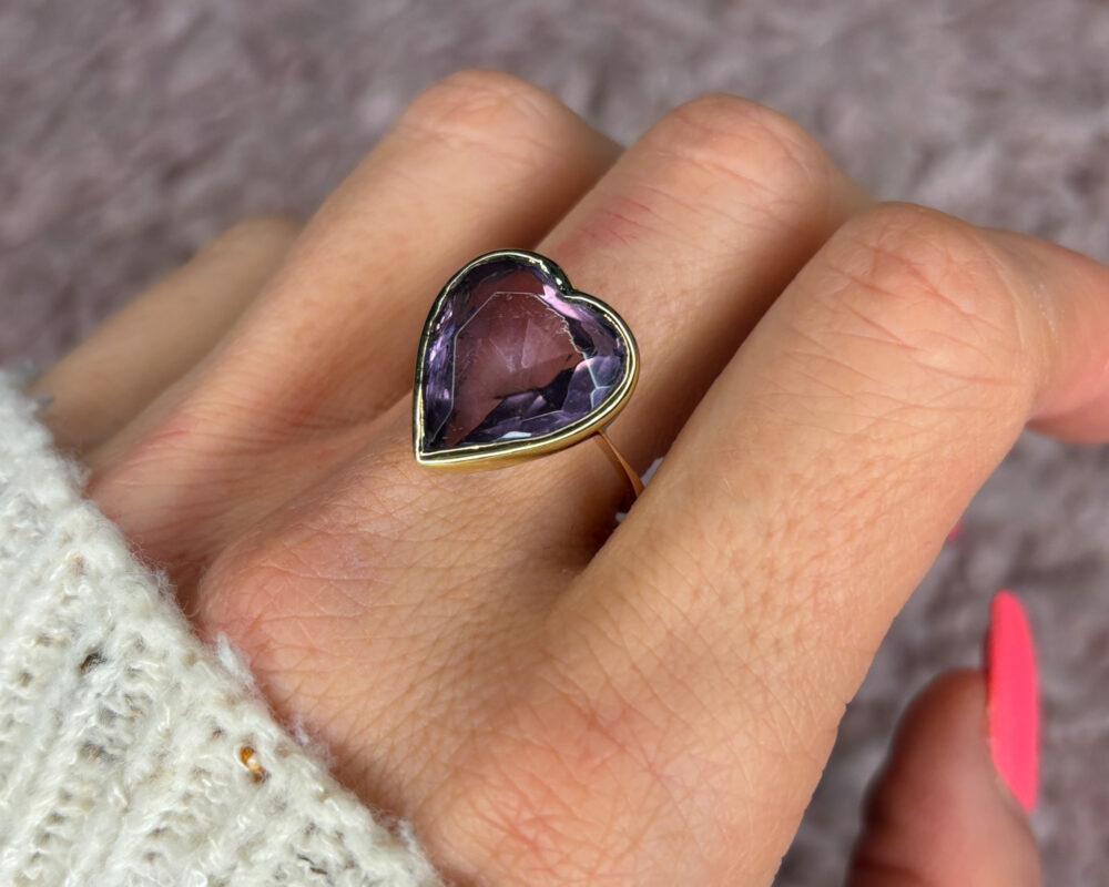Antique amethyst heart ring in 9ct gold for sale in Leeds, Yorkshire