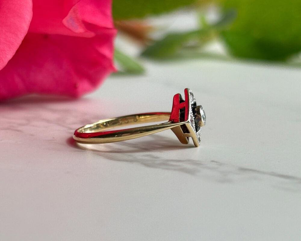 Antique Art Deco diamond ring in 18ct yellow gold and platinum for sale in Leeds, Yorkshire