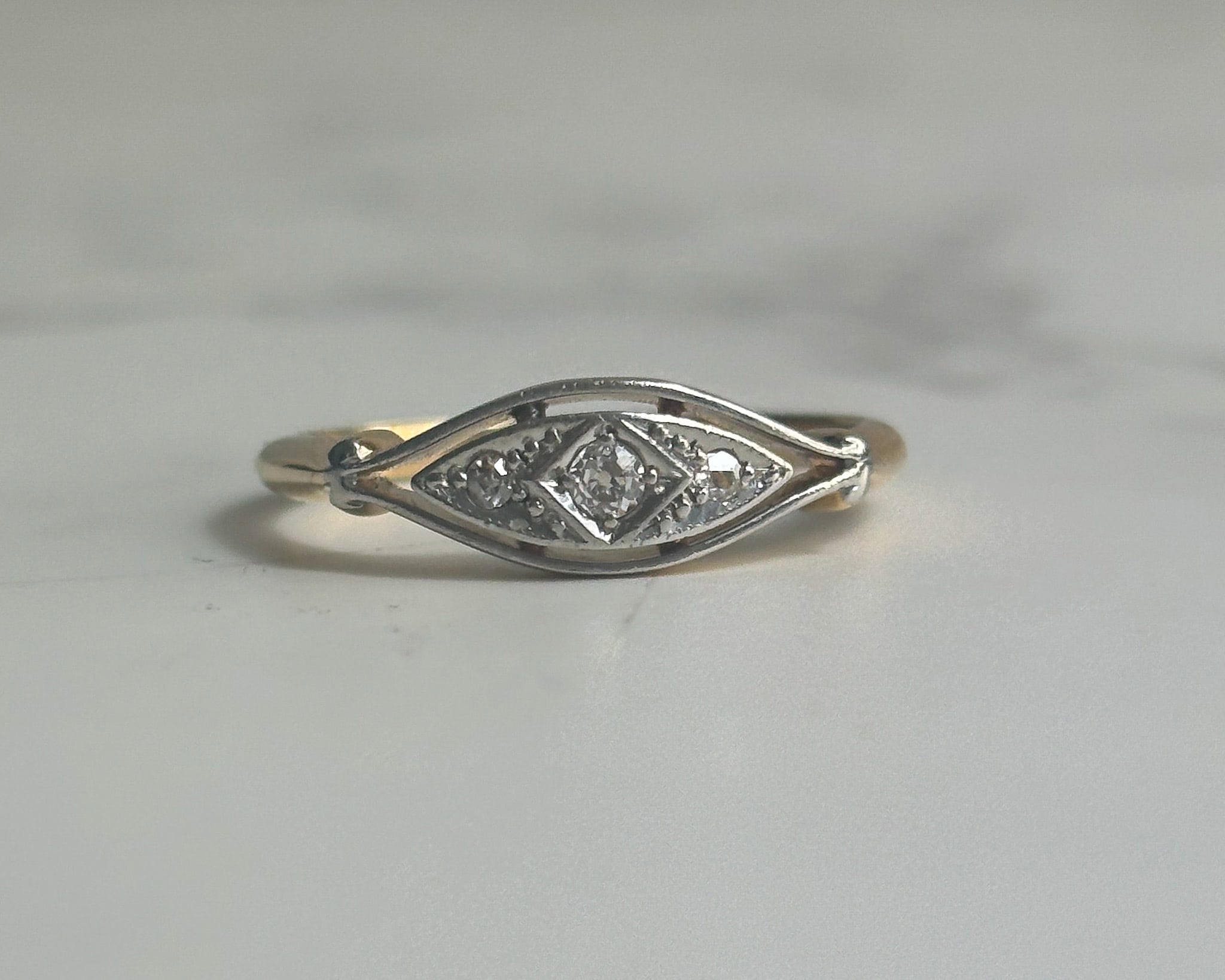 Antique Art Deco diamond in 18ct yellow gold and platinum for sale in Leeds, Yorkshire