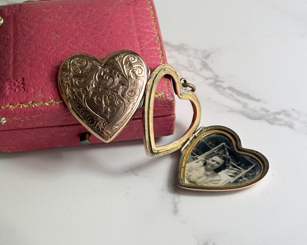Antique heart locket from the Victorian era in 9ct rose gold back and front for sale in Leeds, Yorkshire