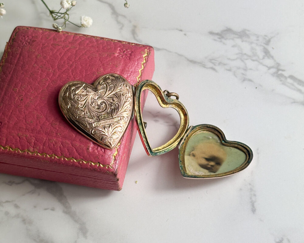 Antique heart locket from the Victorian era in 9ct rose gold back and front for sale in Leeds, Yorkshire