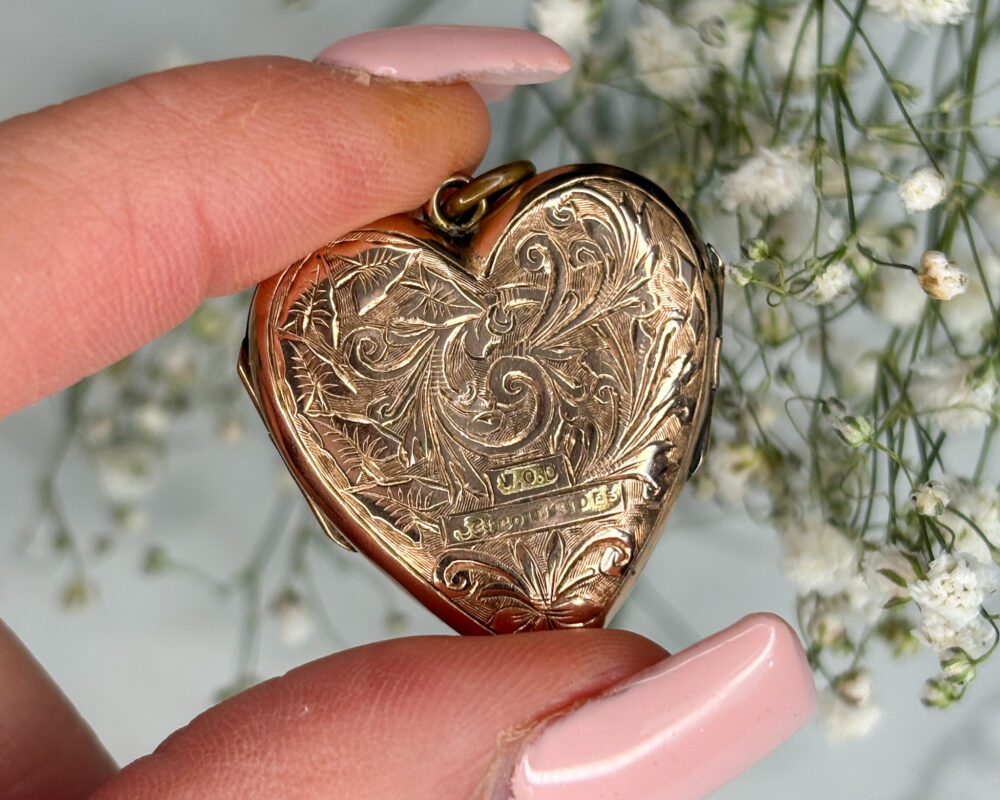 Antique heart locket from the Victorian era in 9ct rose gold back and front for sale in Leeds, Yorkshire