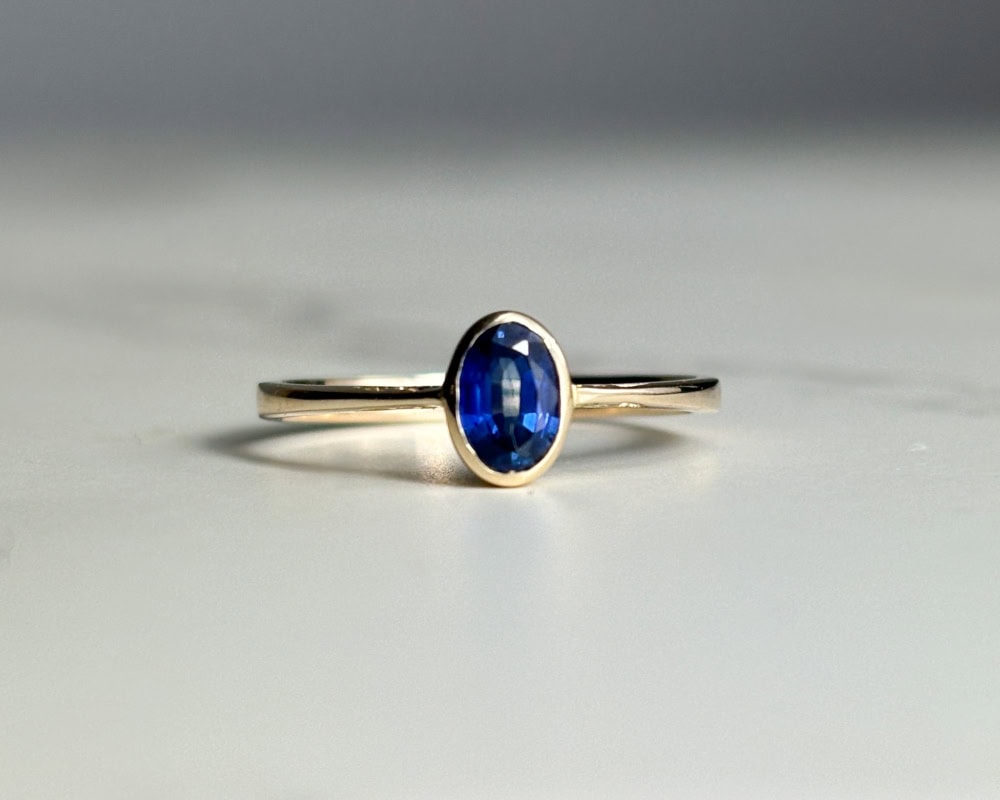 9ct yellow gold and sapphire ring for sale in leeds