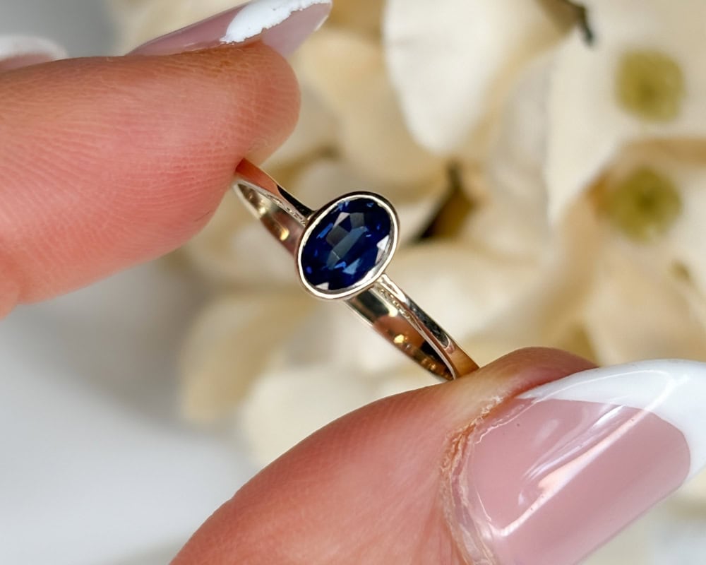 9ct yellow gold and sapphire ring for sale in leeds