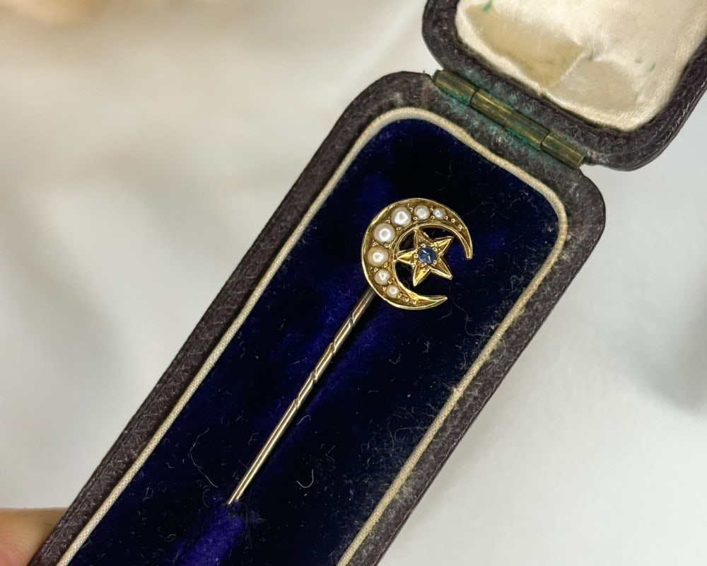 antique Edwardian celestial stickpin in 15ct gold, sapphire and seed pearls for sale