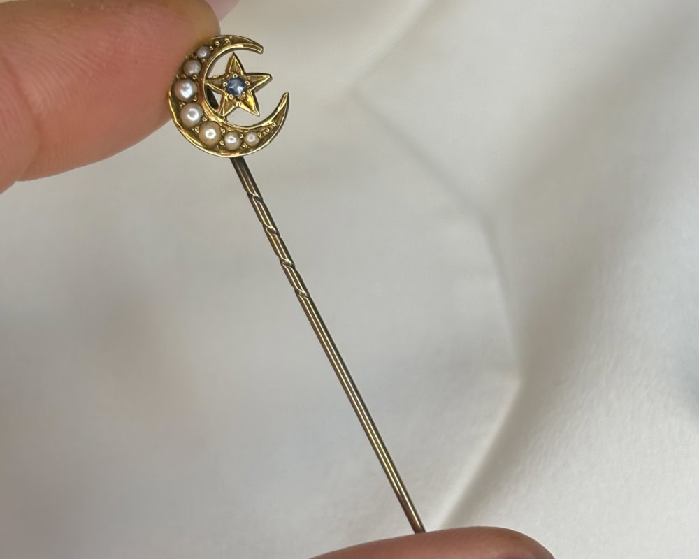 antique Edwardian celestial stickpin in 15ct gold, sapphire and seed pearls for sale
