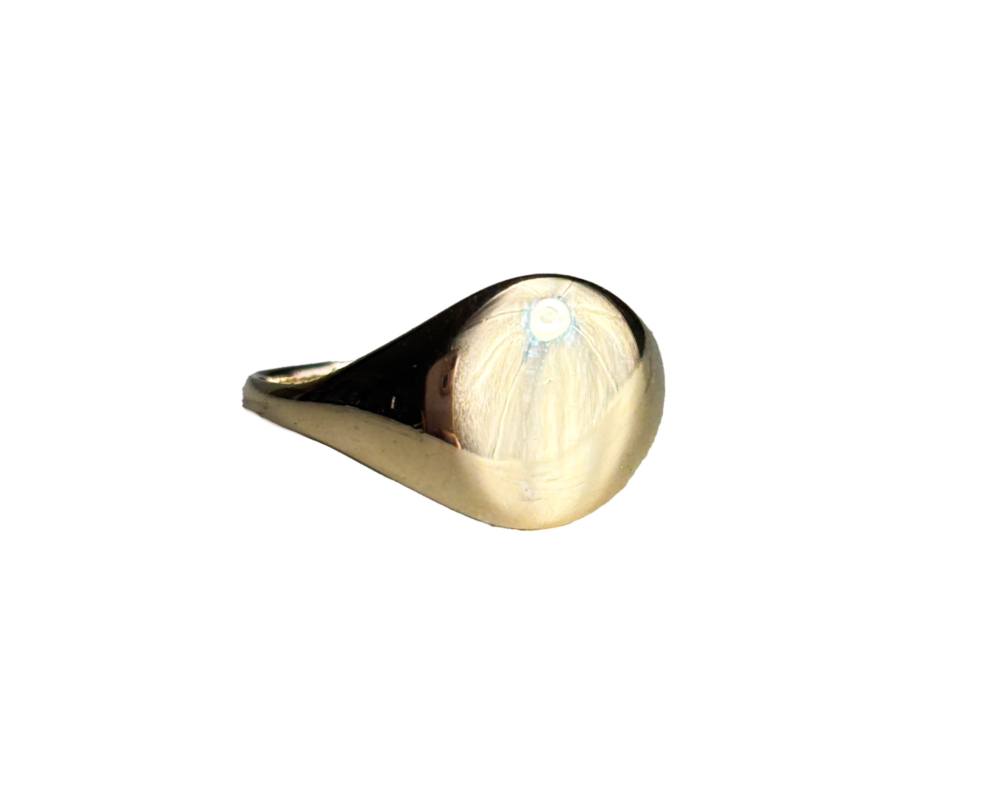 antique 9ct gold signet ring for a man or a woman dated 1953