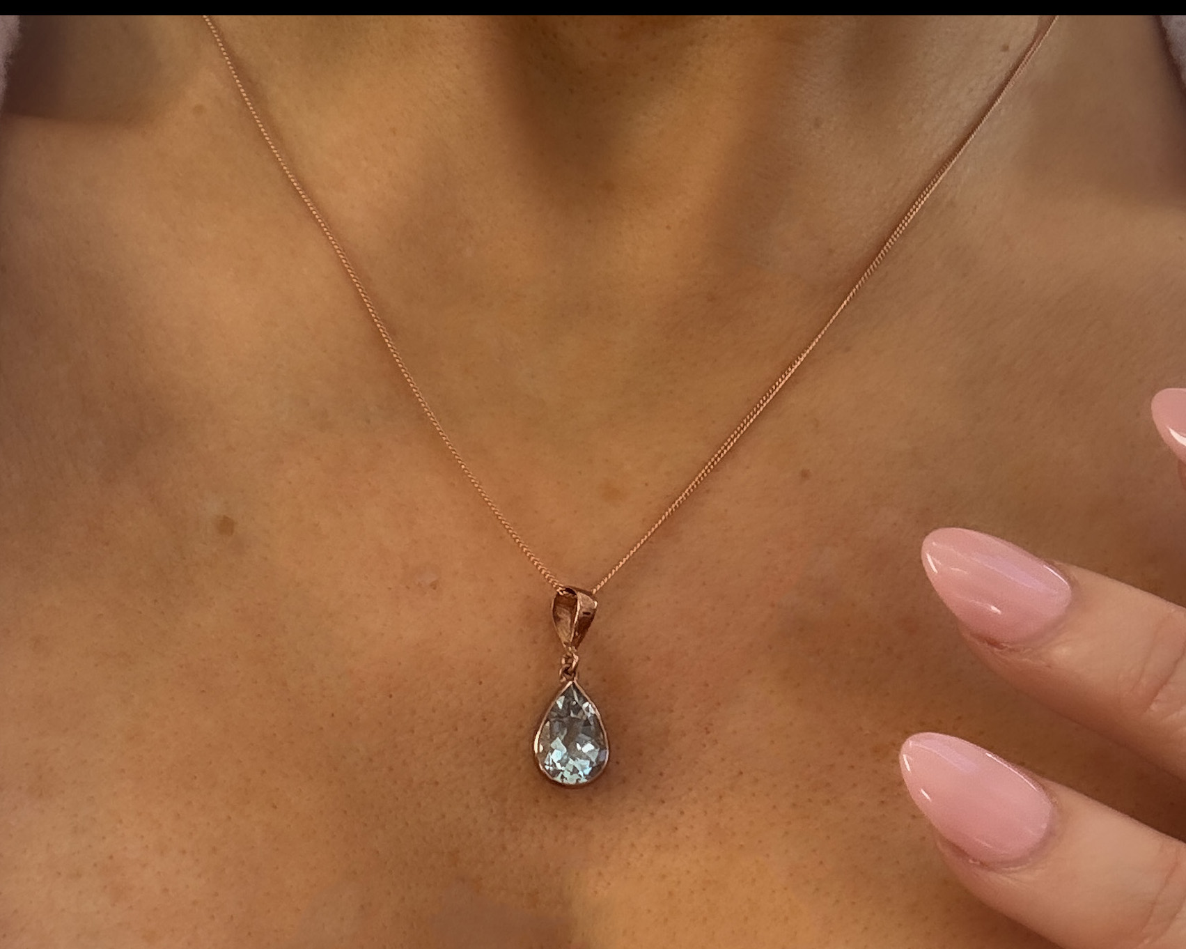 aquamarine pear shaped pendant photoshop2