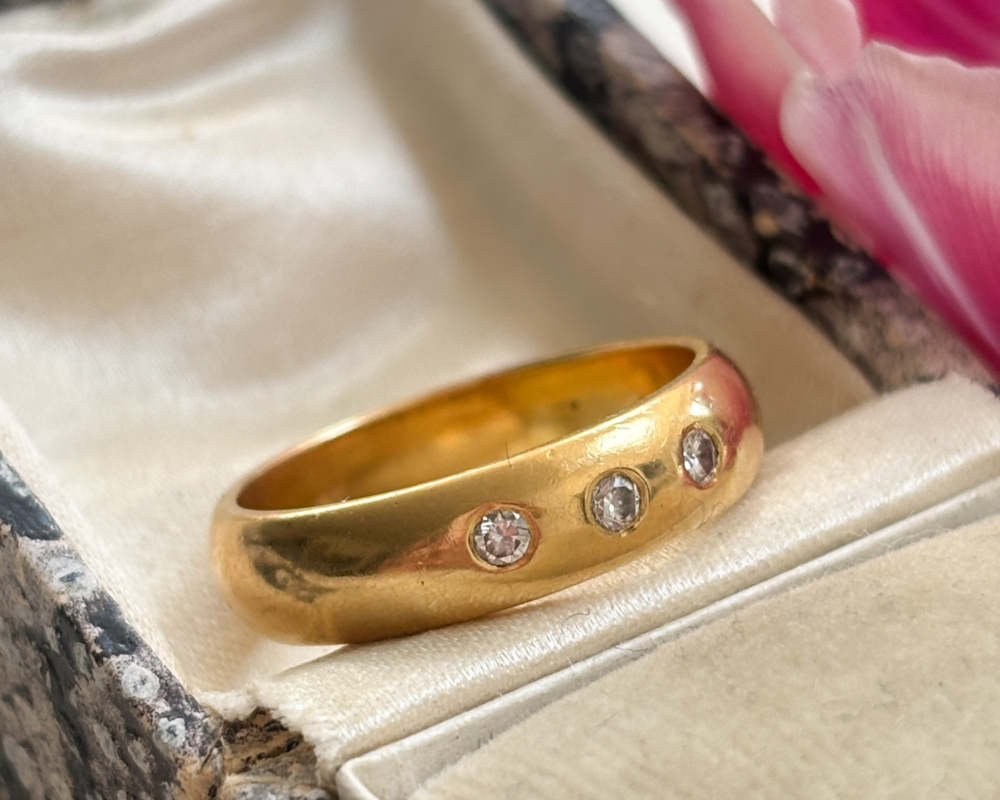 antique Edwardian 22ct yellow gold and diamond wedding ring for sale in Leeds, Yorkshire