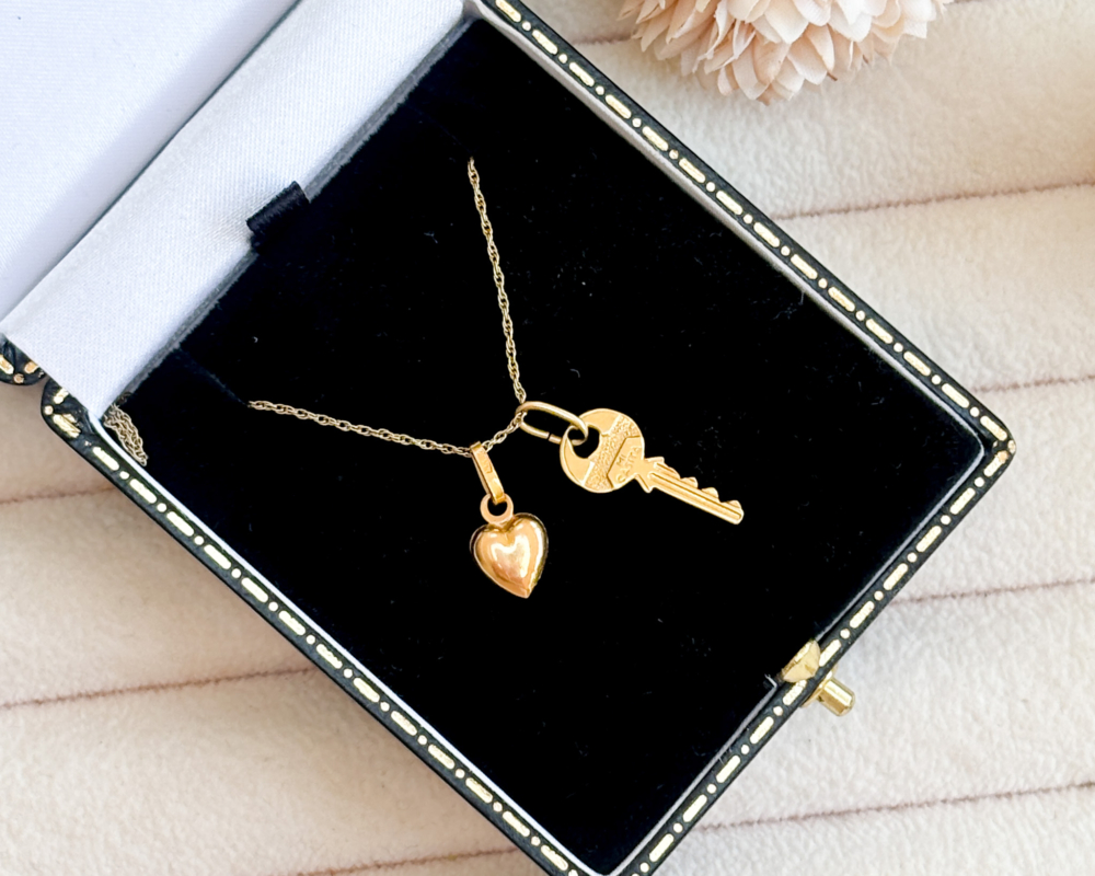 vintage 18ct gold key and heart charm on 9ct gold chain for sale in Leeds, UK