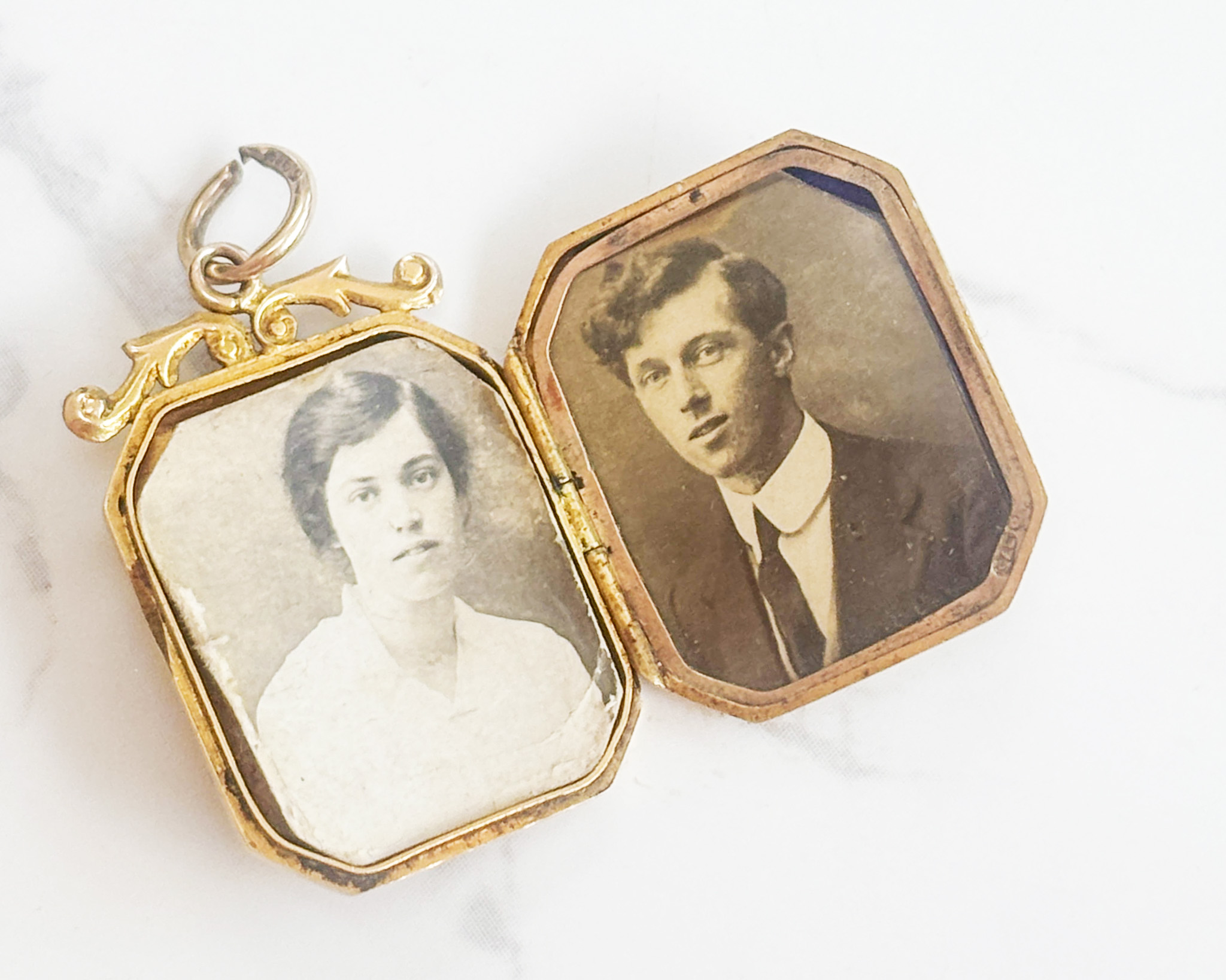 rectangular gold locket 3