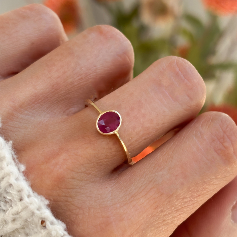 modern 9ct gold bezel set ruby ring for sale in Leeds, Yorkshire