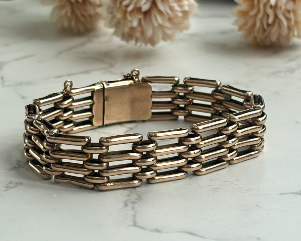 antique 9ct gold gate bracelet for sale in Leeds, UK