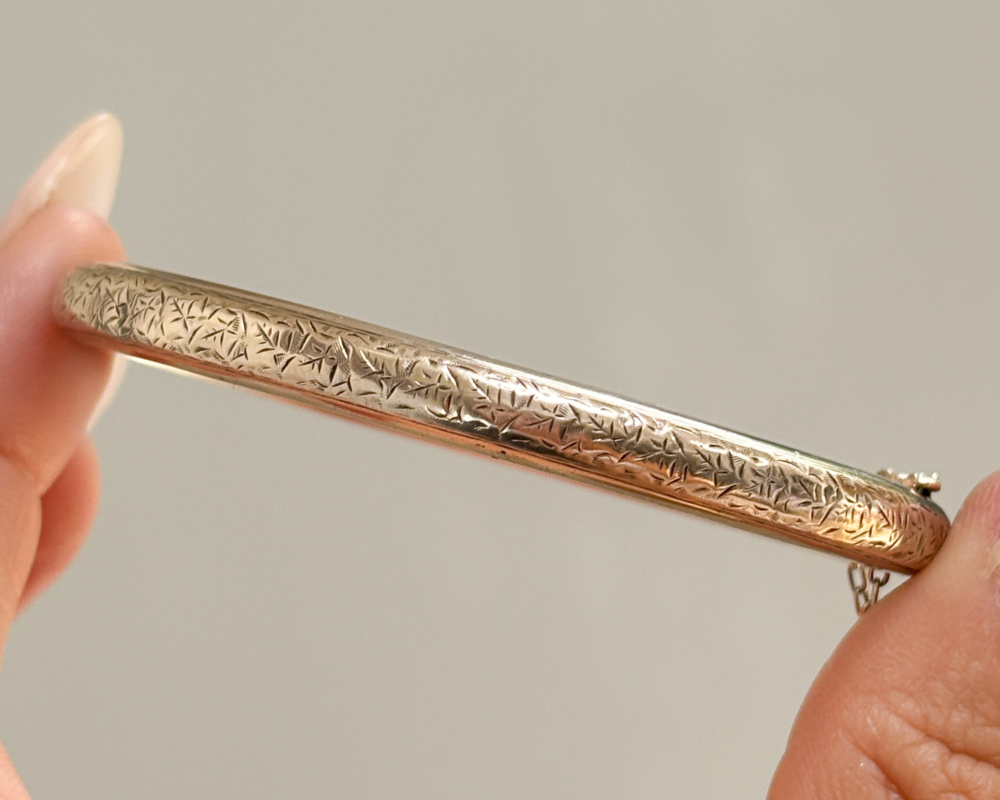 antique Edwardian 9ct gold engraved bangle for sale in Leeds, UK.