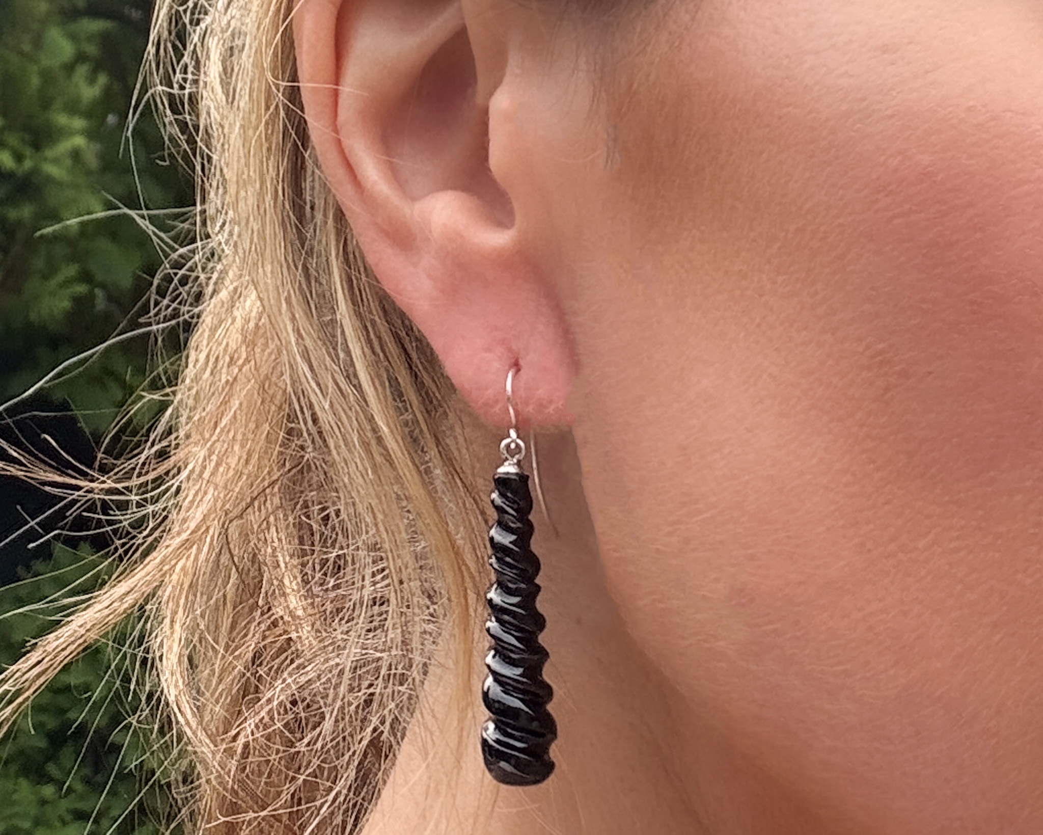 long whitby jet dangly earrings 2