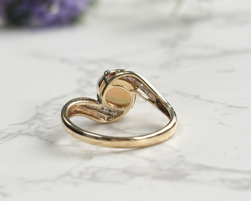 vintage 9ct gold, opal and diamond twist ring for sale in Leeds, UK, showing back view of the ring