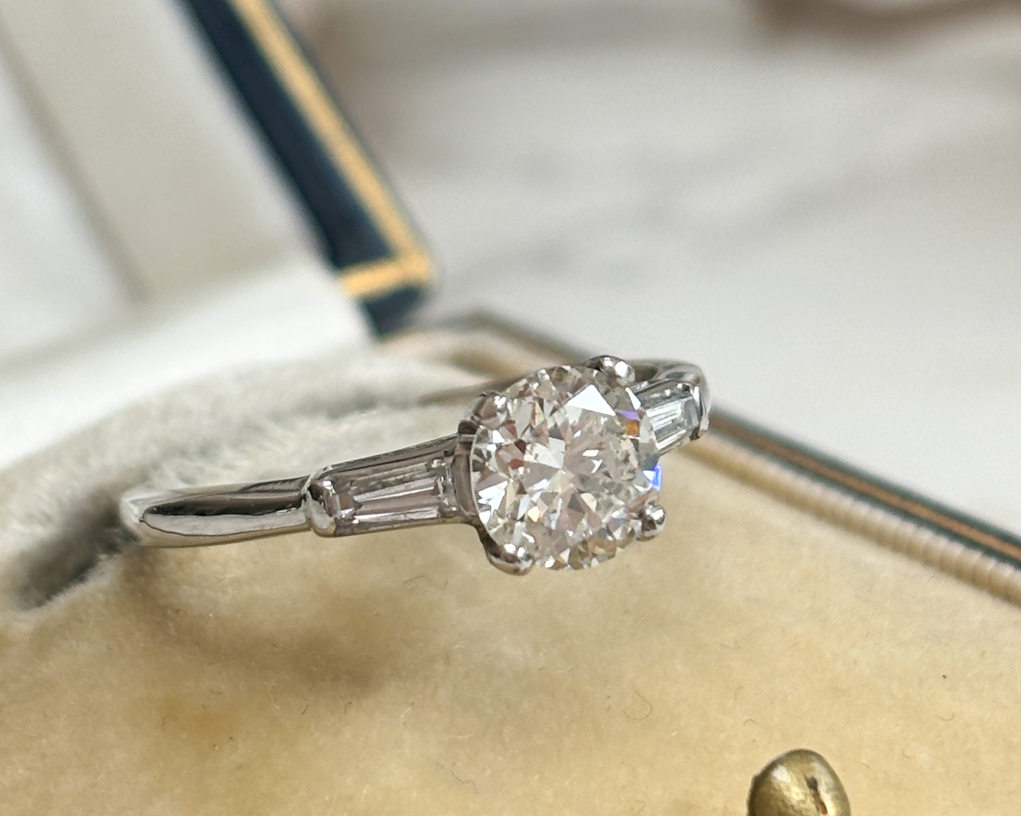 art deco diamond solitaire ring with baguette diamond shoulders 1.04ct for sale in Leeds, UK