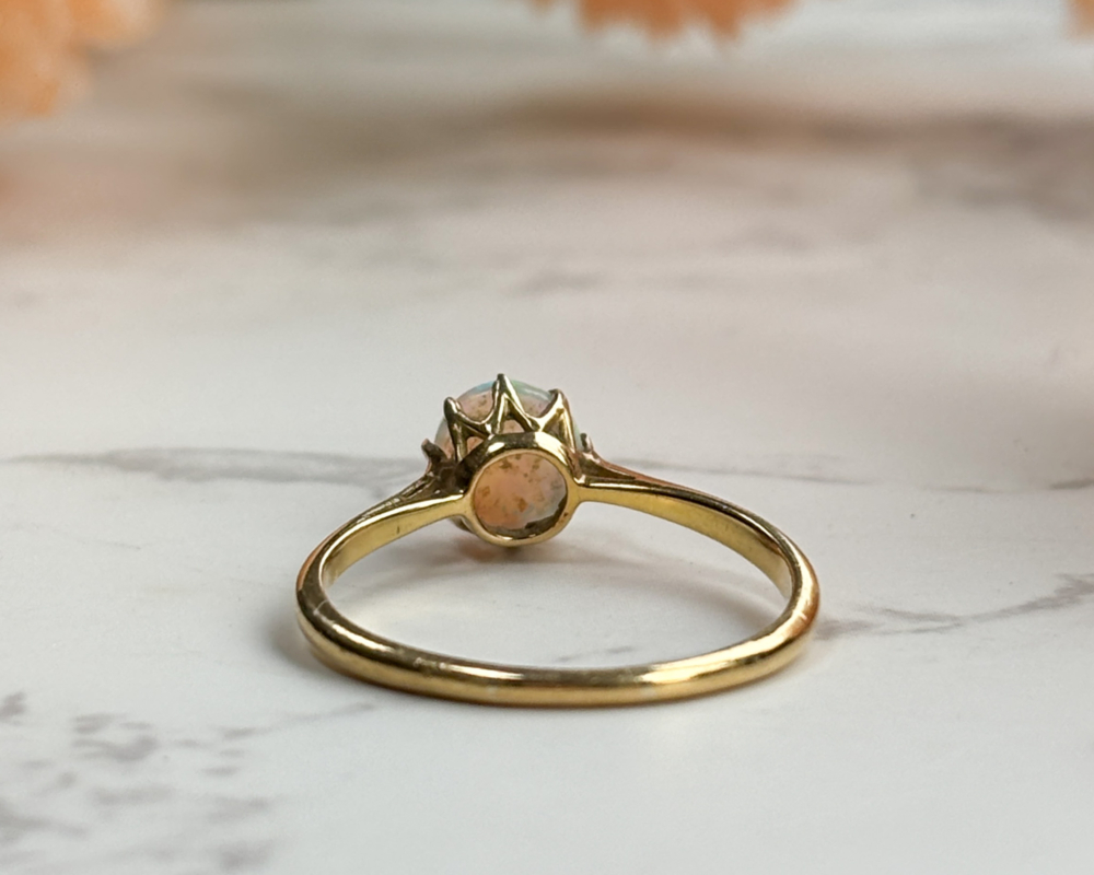 antique 1920s opal ring in 18ct gold for sale in Leeds, UK. Showing reverse view of the ring
