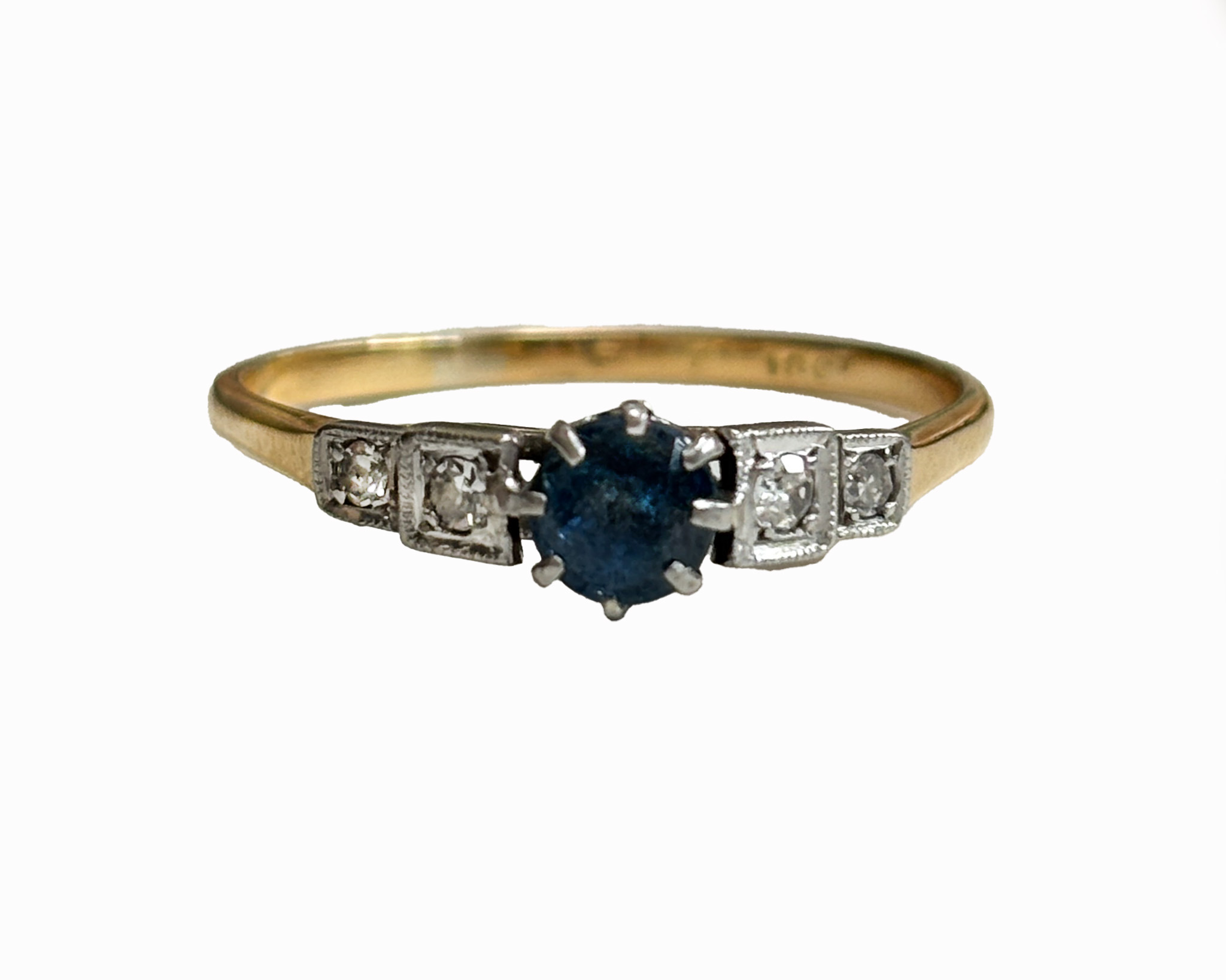 sapphire ring with diamond shoulders