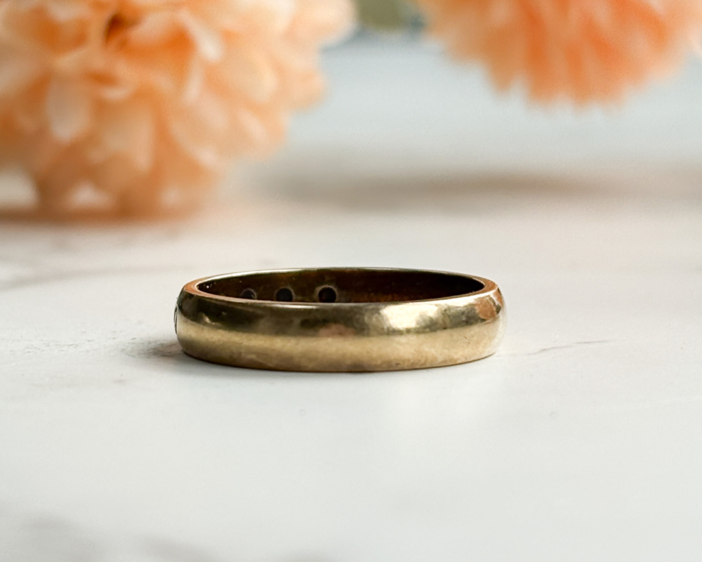 vintage 9ct gold diamond band with flush set diamonds for sale in Leeds, showing reverse of ring