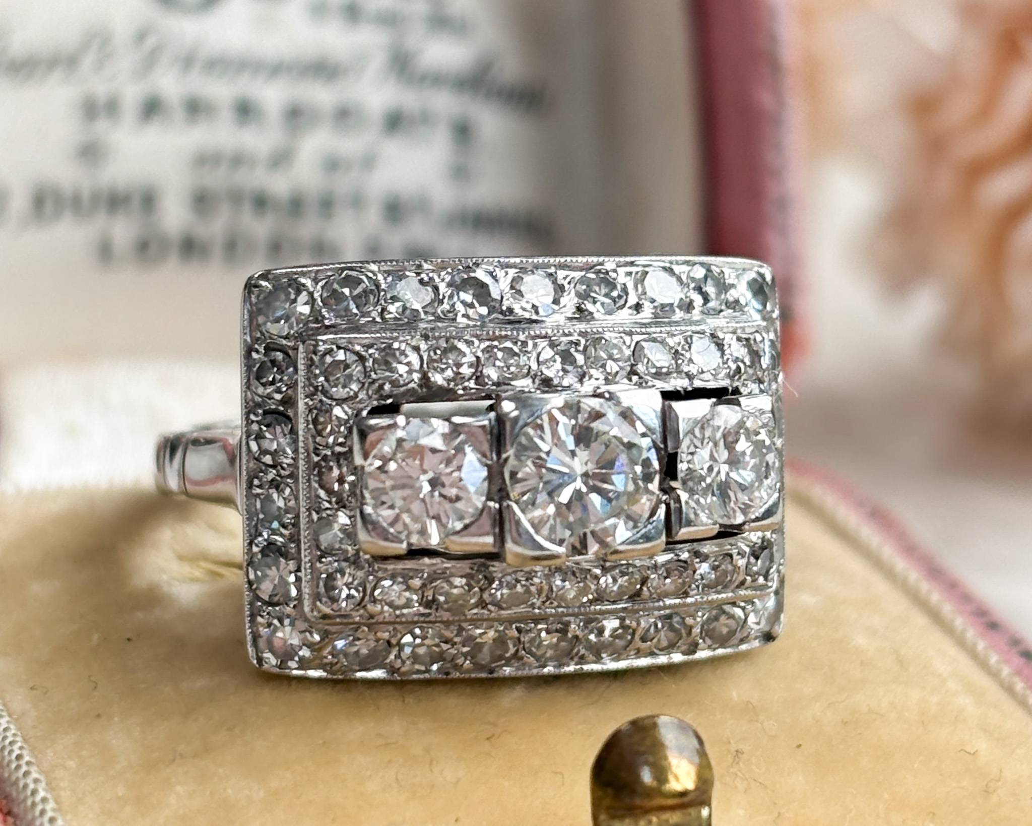 vintage 1940s statement ring with 2ct of diamonds in 18ct white gold for sale in Leeds, UK