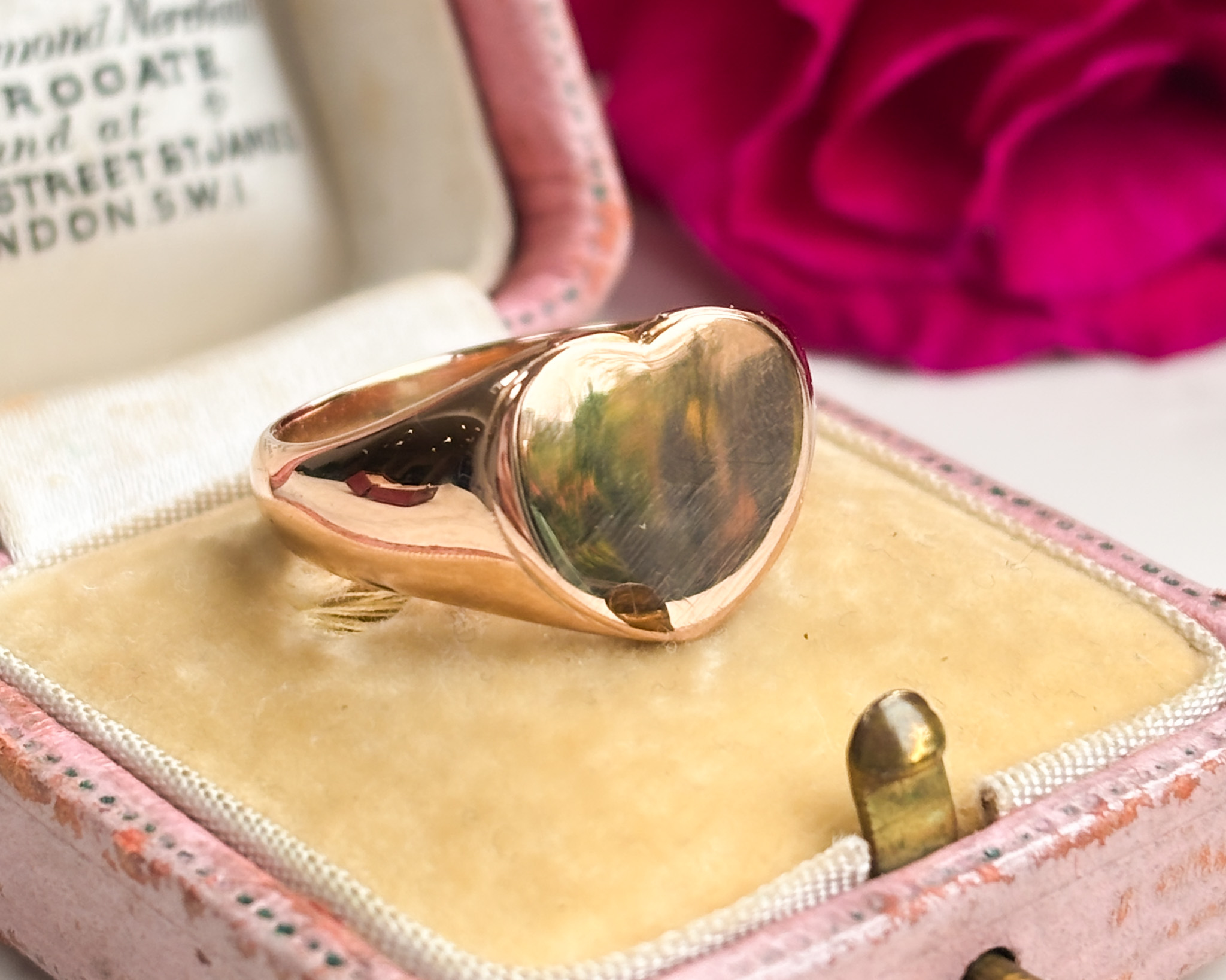 Edwardian gold heart signet ring in box