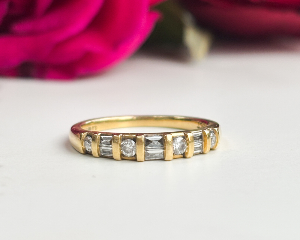 vintage 18ct gold half eternity ring for sale in Leeds, 0.25ct