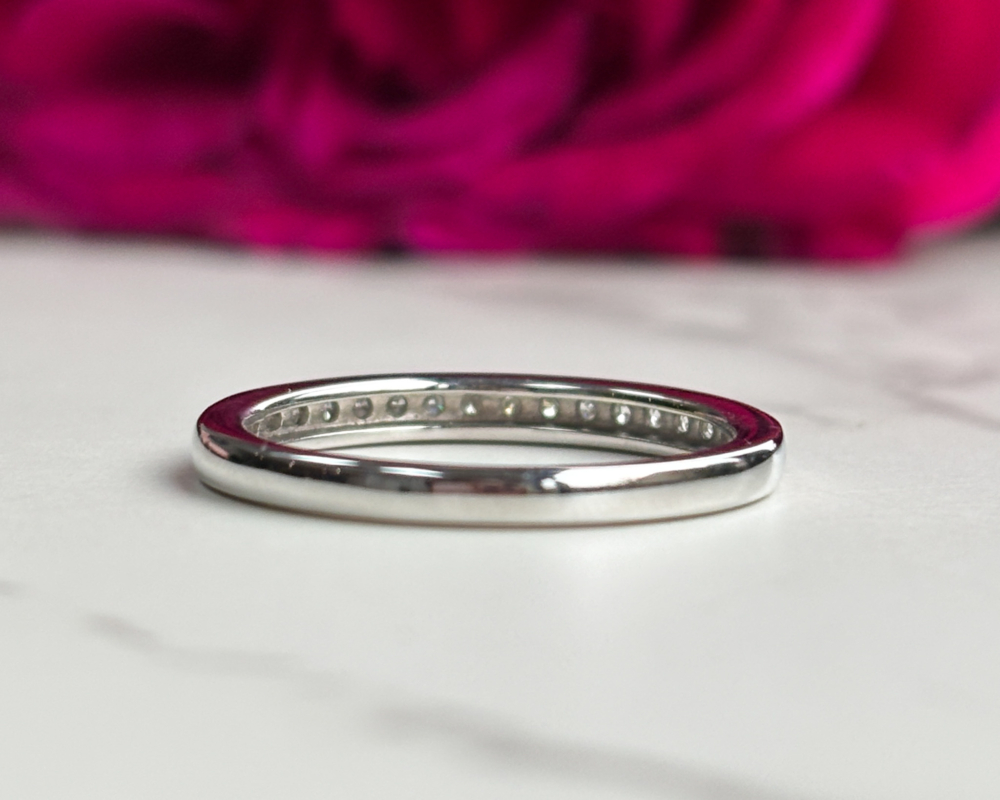 vintage 9ct white gold diamond half eternity ring for sale in Leeds, showing back of the ring