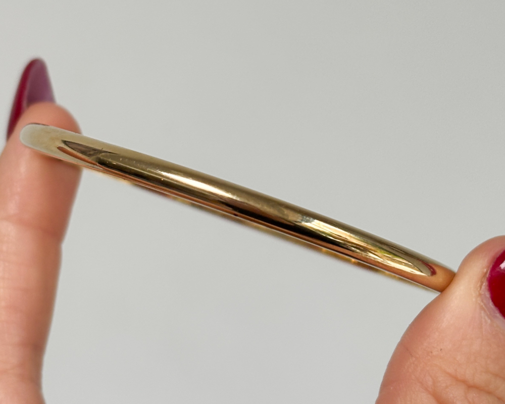 vintage 9ct gold bangle in slim design. for sale in Leeds Yorkshire