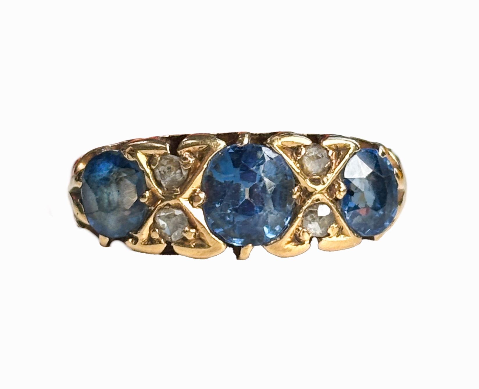 antique Edwardian sapphire and diamond in 18ct yellow gold for sale in Leeds, UK