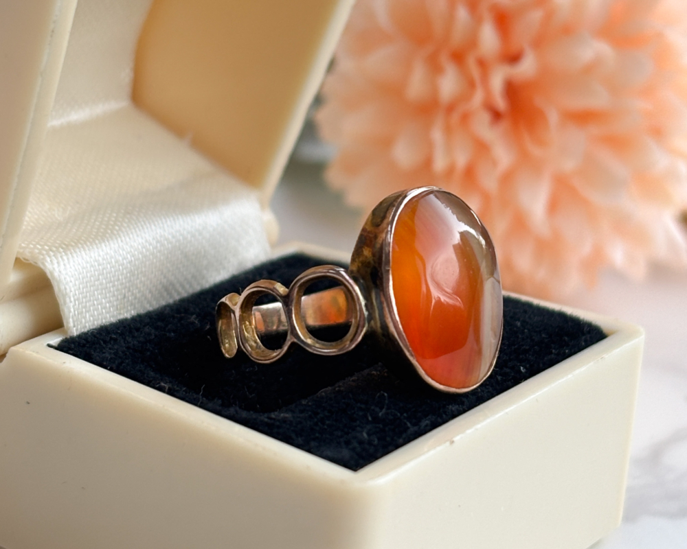 antique agate ring in 9ct gold for sale in Leeds