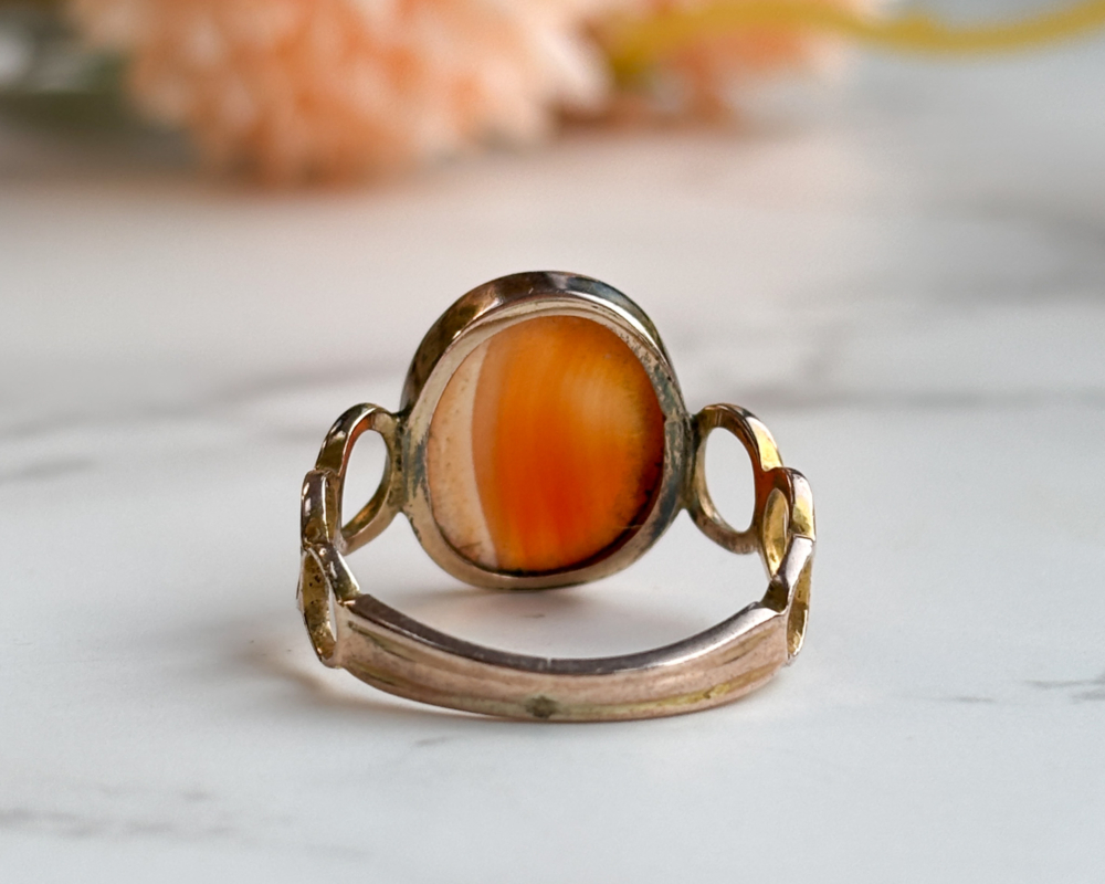 antique agate ring in 9ct gold for sale in Leeds, showing back of ring