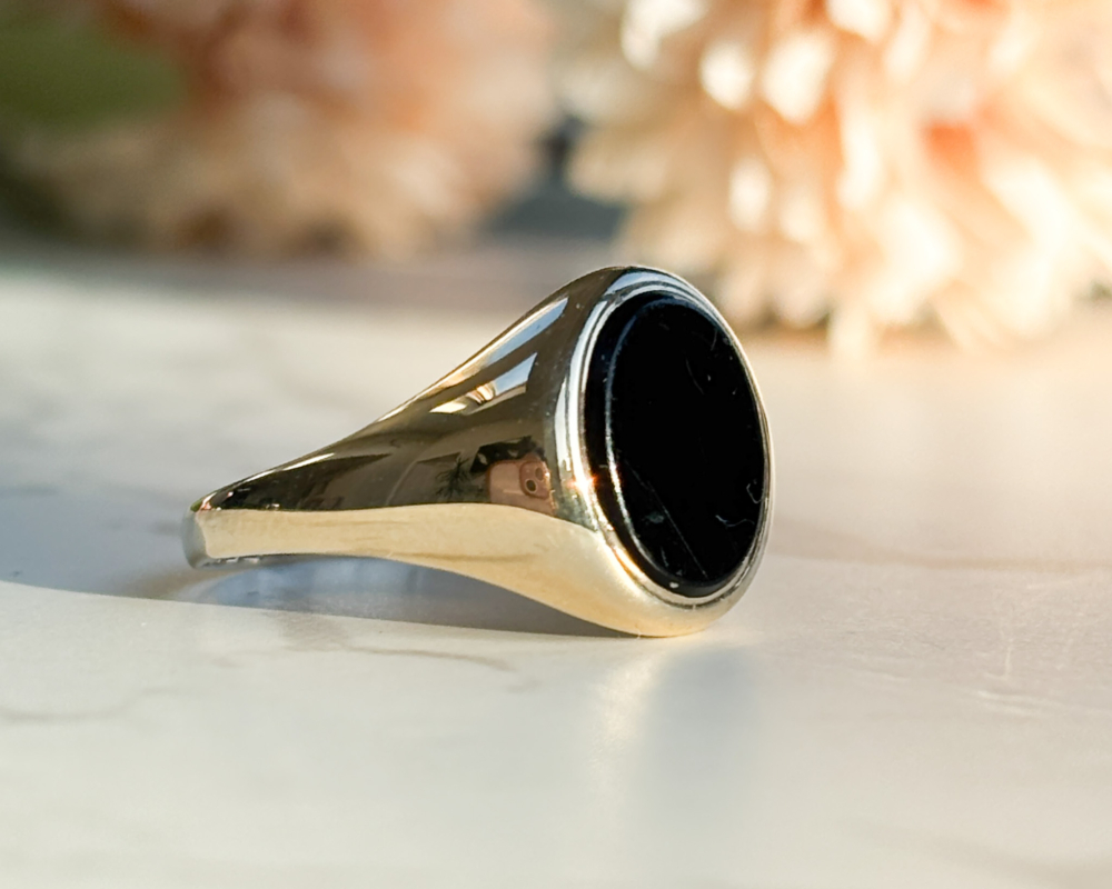 vintage onyx signet ring in 9ct gold dated 1972 for sale in Leeds