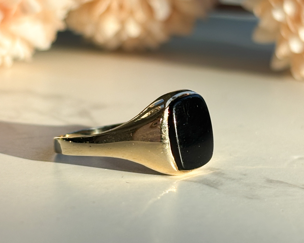 vintage 9ct gold onyx signet ring circa 1970s